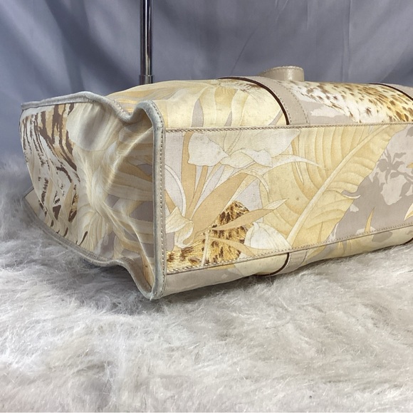 Salvatore Ferragamo Leopard Jungle Safari Tropical Printed Canvas Tote Bag - Picture 7 of 13
